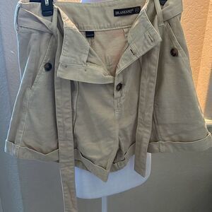 Blanknyc Womens 31 Khaki Cargo Shorts Button Front Belted Cuffed Pockets NWOT